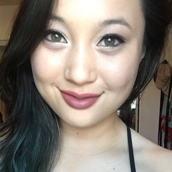 Meet your Posher, Zoe - Picture 2 of 2